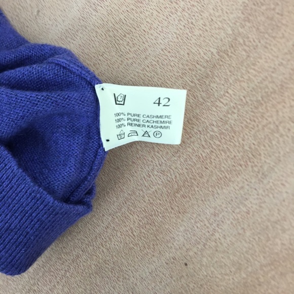 🛍 Jay Kos 100% Cashmere V-Neck Sweater, Size Medium, New with small flaw. - Picture 5 of 9